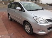 Bán xe Toyota Innova G đời 2011, màu bạc chính chủ, giá tốt