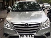 Bán xe Toyota Innova 2.0E 2015, màu bạc chính chủ, giá tốt