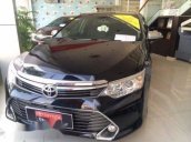 Bán Toyota Camry 2.5Q năm sản xuất 2016, màu đen còn mới