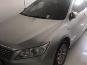 Bán Toyota Camry đời 2014, màu bạc, 800 triệu