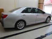 Cần bán gấp Toyota Camry 2.5Q năm sản xuất 2013, màu bạc số tự động