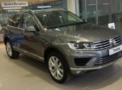 (Đạt DAVID) Bán Volkswagen Touareg 2017, màu xám, nhập khẩu chính hãng LH 0933.365.188