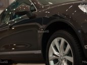 (Đạt David) Bán Volkswagen Touareg 2017, màu nâu, nhập khẩu chính hãng LH 0933.365.188