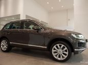 Bán Volkswagen Touareg 2017, màu nâu, nhập khẩu chính hãng LH 0933.365.188