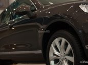 Bán Volkswagen Touareg 2017, màu nâu, nhập khẩu chính hãng LH 0933.365.188