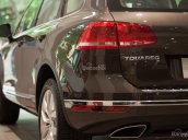 Bán Volkswagen Touareg 2017, màu nâu, nhập khẩu chính hãng LH 0933.365.188