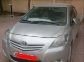 Cần bán gấp Toyota Vios đời 2010, màu bạc