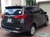 Cần bán xe Toyota Innova E đời 2017, màu xám