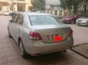 Cần bán gấp Toyota Vios đời 2010, màu bạc