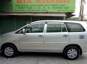 Bán Toyota Innova G năm sản xuất 2011, màu bạc  