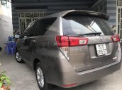 Bán Toyota Innova 2.0E màu nâu, số sàn, sản xuất 2017, biển Sài Gòn mẫu mới