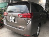 Bán Toyota Innova 2.0E màu nâu, số sàn, sản xuất 2017, biển Sài Gòn mẫu mới