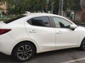 Cần bán gấp Mazda 2 1.5 AT năm 2015, màu trắng