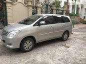 Bán Toyota Innova G 2011, màu bạc chính chủ