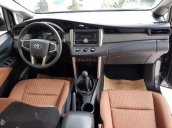 Cần bán xe Toyota Innova E đời 2018