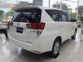 Cần bán xe Toyota Innova 2.0E đời 2018, màu trắng