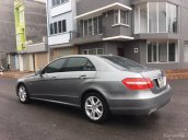 Bán xe Mercedes E250 đời 2010 màu xám ghi, giá cực tốt, xe cực đẹp