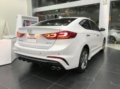 Bán Hyundai Elantra đời 2018, màu trắng, giá 719tr