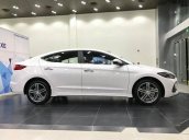 Bán Hyundai Elantra đời 2018, màu trắng, giá 719tr