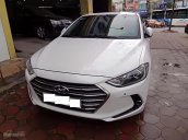 Cần bán lại xe Hyundai Elantra 2.0AT đời 2017, màu trắng chính chủ, 675tr