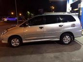 Cần bán lại xe Toyota Innova 2.0E năm sản xuất 2014, màu bạc chính chủ, 560 triệu