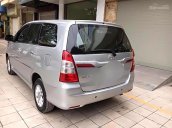 Cần bán Toyota Innova MT năm 2014, màu bạc