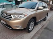 Cần bán xe Toyota Highlander sản xuất 2011, xe gia đình