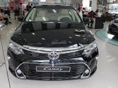 Bán xe Toyota Camry 2.0E đời 2018, màu đen