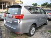 Bán Toyota Innova đời 2018, màu bạc, giá 708tr