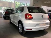 Bán ô tô Volkswagen Polo 1.6 AT sản xuất 2017, màu trắng, xe nhập