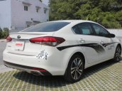 Bán Kia Cerato 1.6AT 2017, màu trắng siêu lướt 17000 mới coong