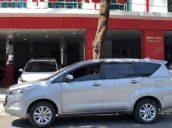 Bán Toyota Innova 2.0E năm sản xuất 2017, màu bạc