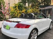 Cần bán xe Audi TT sản xuất năm 2007, màu trắng, xe nhập số tự động