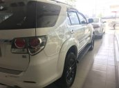 Bán xe Toyota Fortuner đời 2016, màu trắng như mới