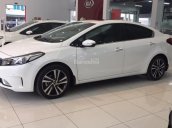 Cần bán xe Kia Cerato 1.6 AT đời 2018, màu trắng