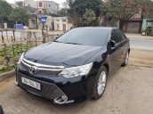 Cần bán xe Toyota Camry đời 2017, màu đen