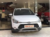 Bán Hyundai i20 Active 2015, màu trắng, nhập khẩu nguyên chiếc