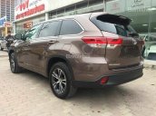 Bán ô tô Toyota Highlander LE sản xuất 2017, màu nâu, xe xuất Mỹ