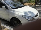 Cần bán xe Hyundai I30 CW sản xuất năm 2010, màu trắng, nhập khẩu