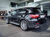 Bán xe Mercedes GLC 300 màu đen, giá tốt. Giao xe ngay