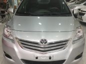 Bán gấp Toyota Vios 1.5 MT đời 2010, màu bạc, giá 275tr