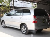 Bán ô tô Toyota Innova E 2.0MT năm sản xuất 2015, màu bạc