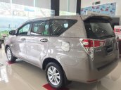 Bán Toyota Innova 2.0E năm 2018, màu xám, 746tr