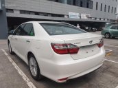 Bán Toyota Camry 2.0E Facelift 2018 giá cạnh tranh, đủ màu, giao ngay, LH: 0948057222