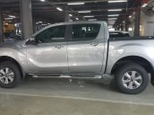 Bán Mazda BT 50 2.2 MT màu bạc, hỗ trợ vay 80% giá trị xe. LH 0938097488