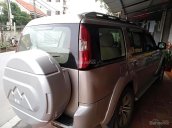 Cần bán gấp Ford Everest năm sản xuất 2010, xe nhập số sàn, giá chỉ 500 triệu