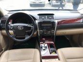 Cần bán xe Toyota Camry năm 2013 màu đen, giá 770 triệu