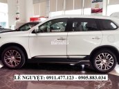 "Cực hot" bán Mitsubishi Outlander xe 7 chỗ, góp 90% xe, 7l/100km, LH Lê Nguyệt: 0911.477.123 - 0988.799.330