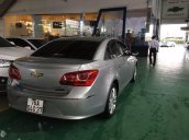 Cần bán lại xe Chevrolet Cruze năm sản xuất 2015, màu bạc