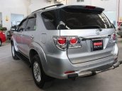 Cần bán Toyota Fortuner G đời 2015, màu bạc, 920tr